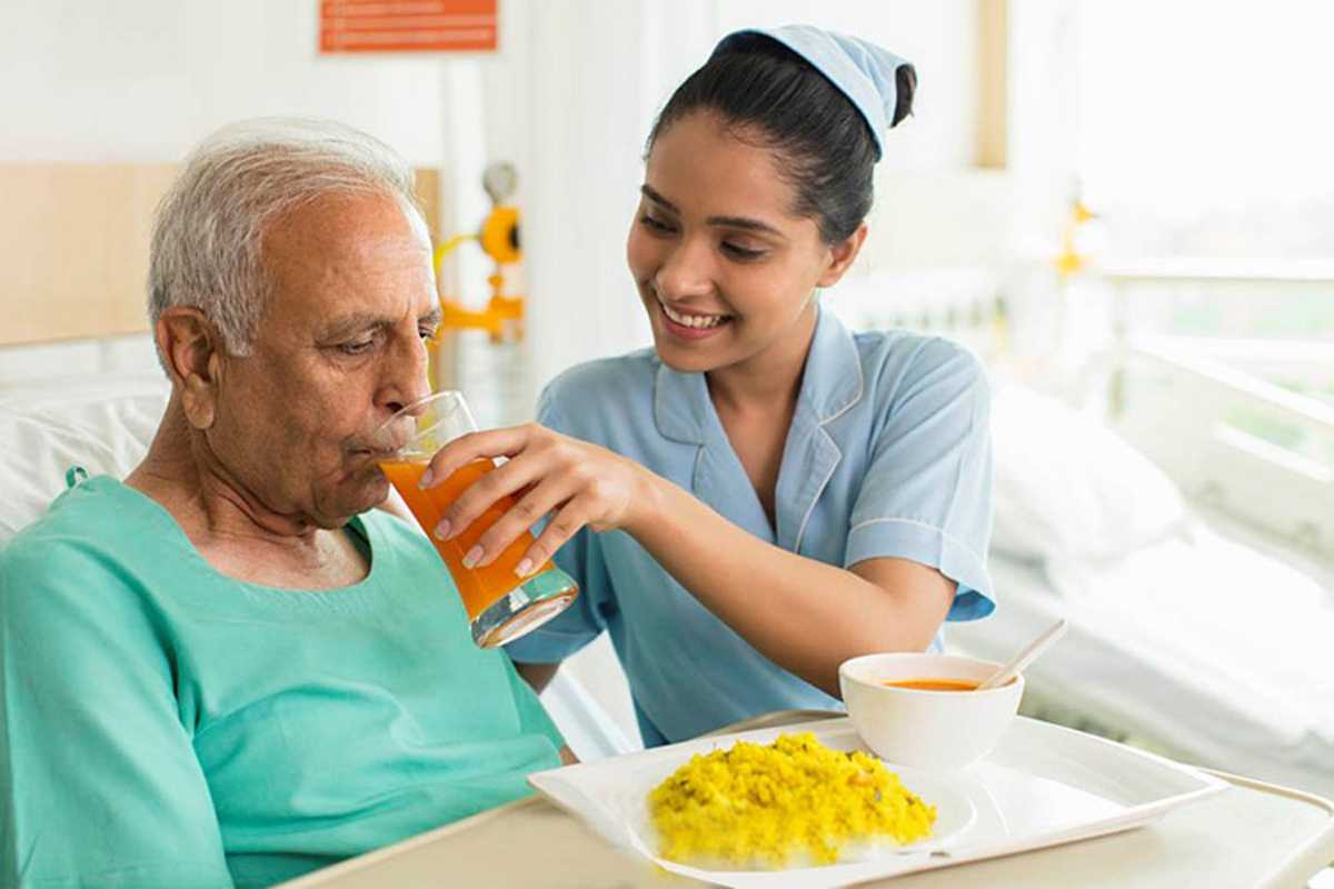 Nursing Home Service In Wari